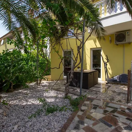 Jela 7 Апартаменты *