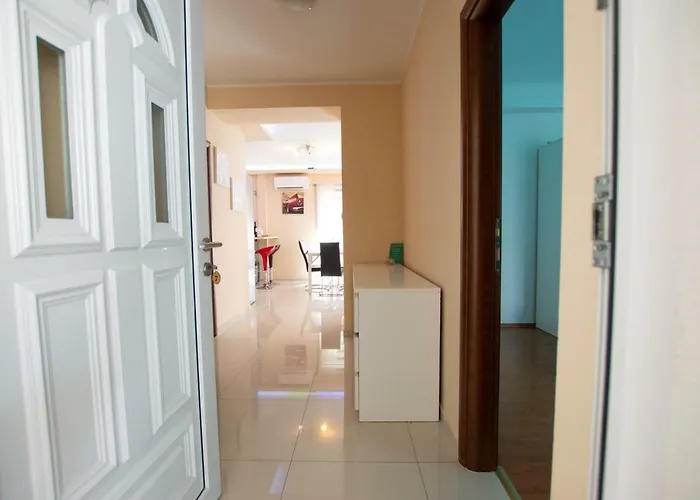 Апартаменти Jela 7 Пула